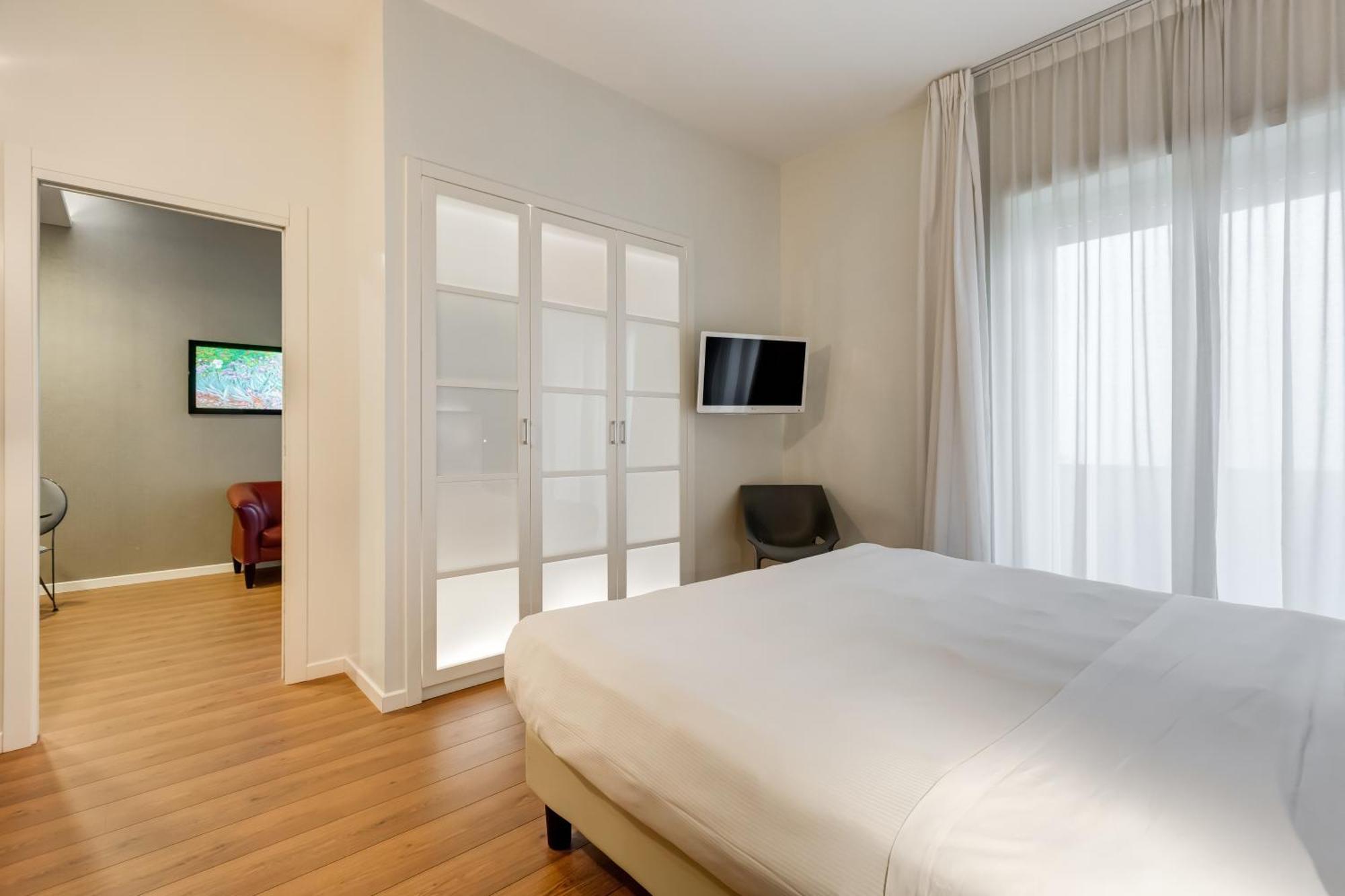 Hotel Maria &