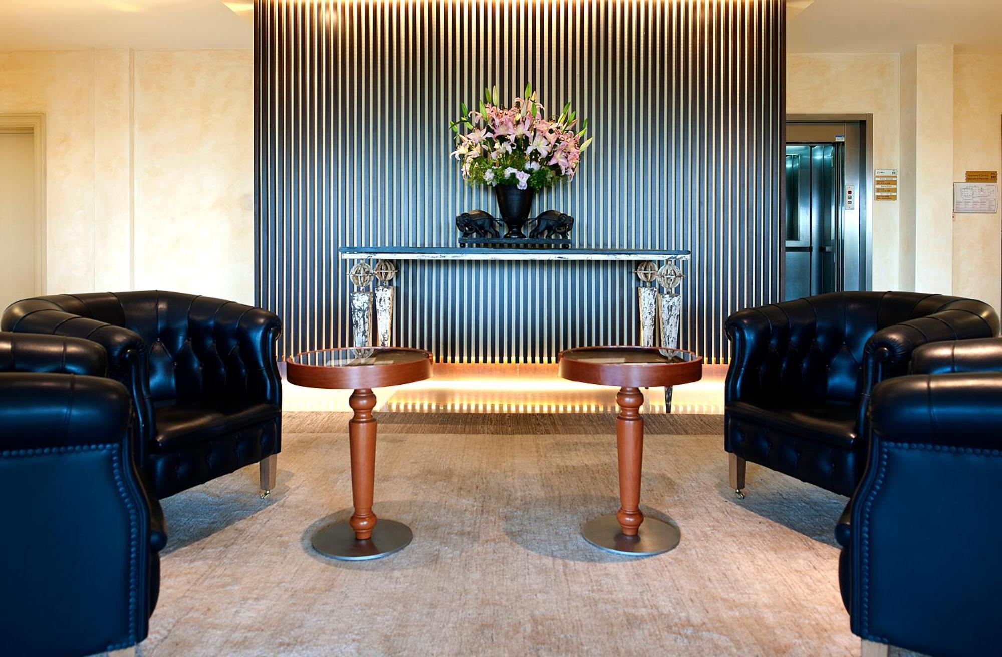 Hotel Maria &