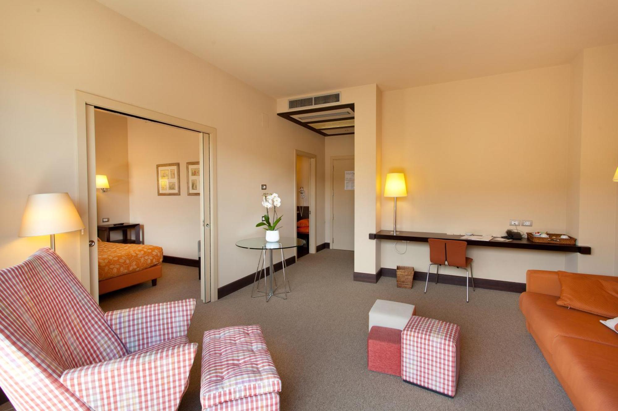 Hotel Maria &