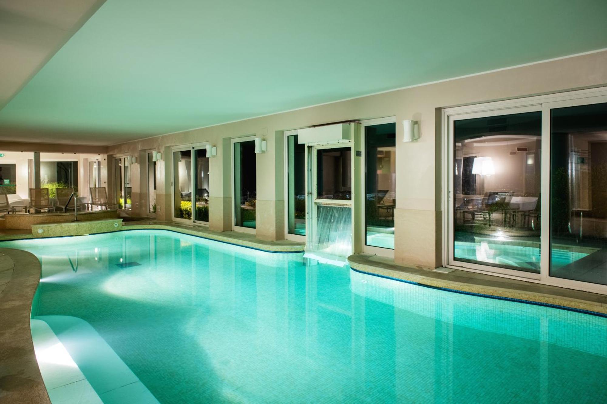 Hotel Maria &